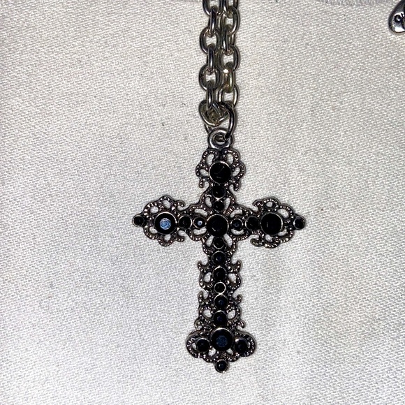 Fleur De Lis Filigree Jewelry Lot 2-Necklaces 2-Pair Earrings 1-Ring 1-Bracelet - Picture 13 of 15